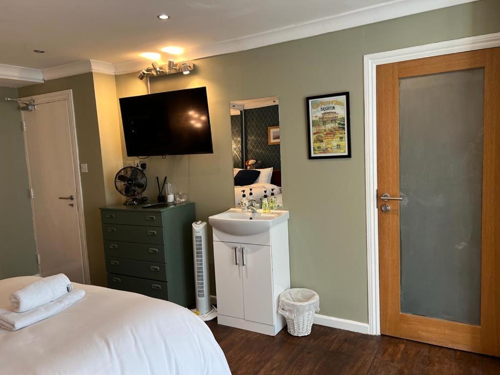 Weslie Guest House Brighton Bagian luar foto